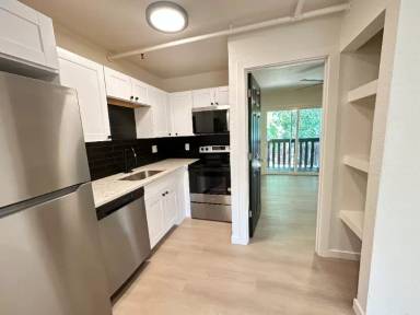 Main picture of 1216 Maple St