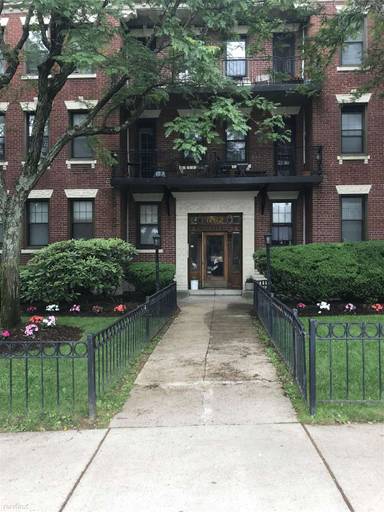 Main picture of 1762 Commonwealth Ave
