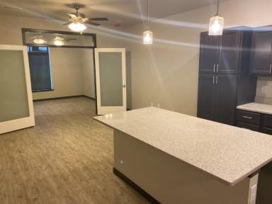 Main picture of 950 Commercial St