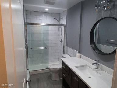Main picture of 7241 N Claremont Ave