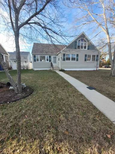 Main picture of 900 Beach Ave