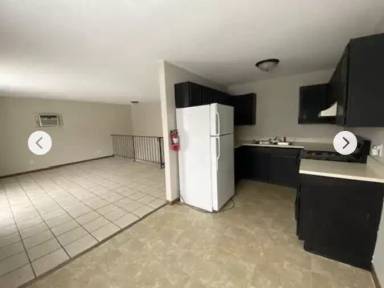 Main picture of 380 Oxford Ct