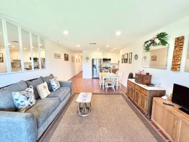 Main picture of 701 Reef Cir