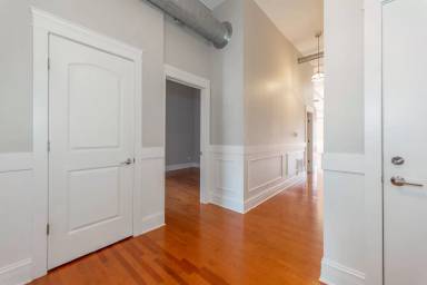 Main picture of 110 N 2nd St