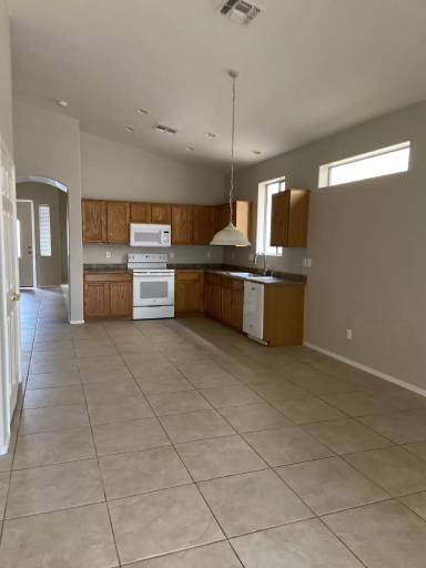 Main picture of 5605 W Vineyard Rd