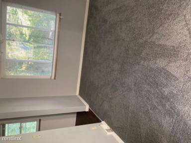 Main picture of 119 E Willock Rd