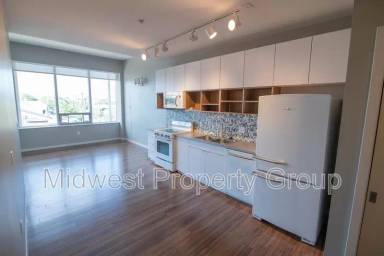 Main picture of 4100 Lindell Blvd
