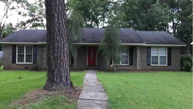 Main picture of 2703 Pine Manor Ln