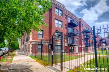 Main picture of 4625 S Drexel Blvd