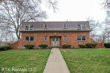 Main picture of 9 E Burnam Rd