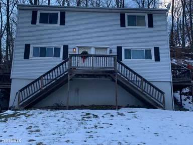 Main picture of 25 Knollwood Dr
