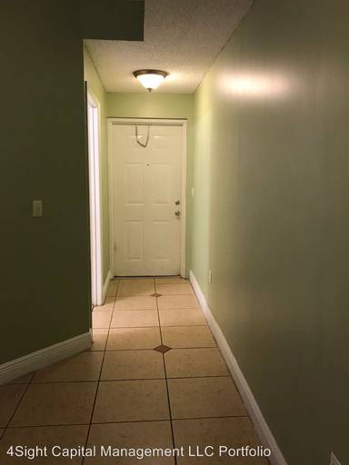 Main picture of 6952 SW 39th St