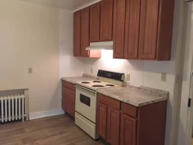 Main picture of 450 N Queen St