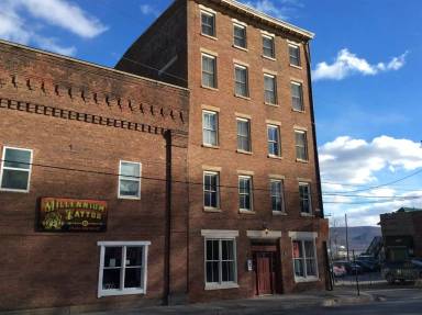 Main picture of 12 Front St