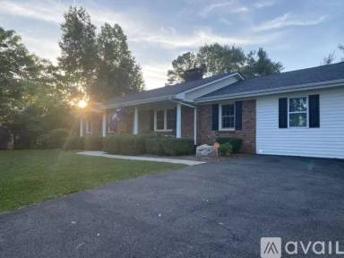 Main picture of 403 Shiloh Rd