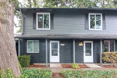 Main picture of 6215 SW 173rd Ave
