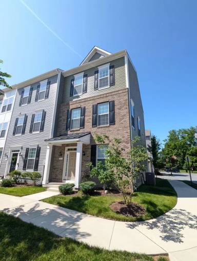 Main picture of 300 Spring Bank Way
