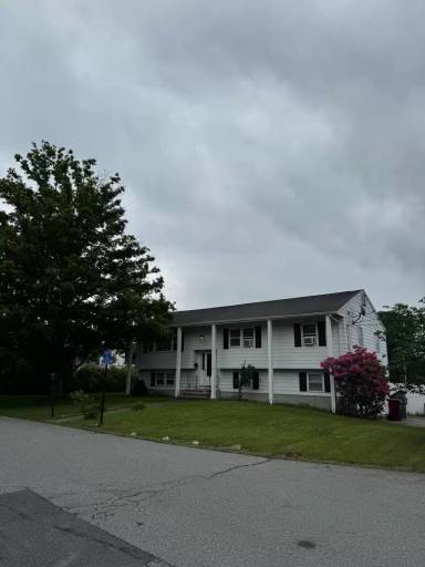 Main picture of 17 Tiffany Dr