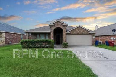 Main picture of 415 Bryn Mawr Ln