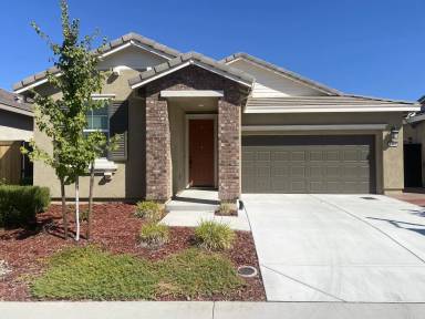 Main picture of 1419 Cheetah St
