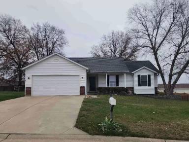 Main picture of 90 N Camelot Dr