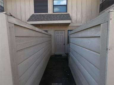 Main picture of 4401 Carter Creek Pkwy
