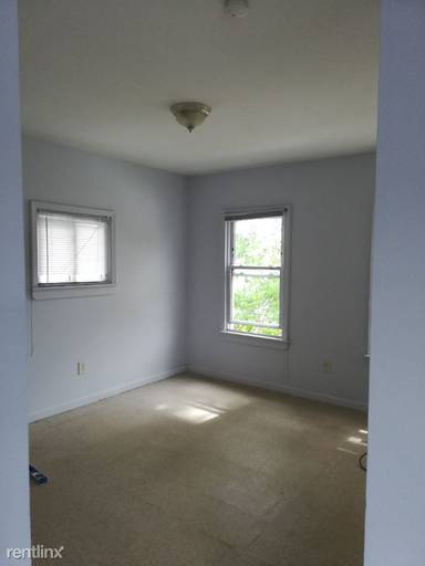 Main picture of 1517 E 41st St