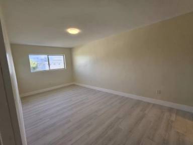 Main picture of 834 Raymond St