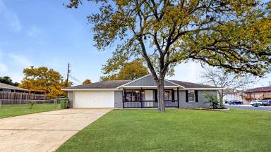 Main picture of 3703 Forestwood Dr