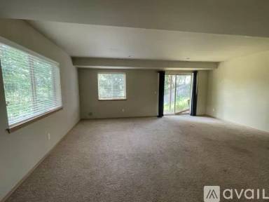 Main picture of 3662 SE Lovell St