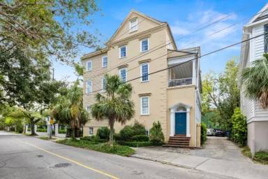 Main picture of 65 Vanderhorst St