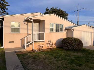 Main picture of 2105 Emerald St