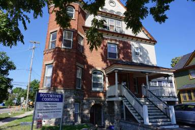 Main picture of 728 S Burdick St