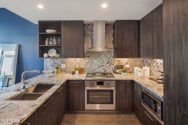 Main picture of 412 W Chicago Ave