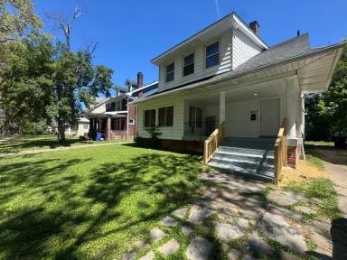 Main picture of 3445 East Blvd