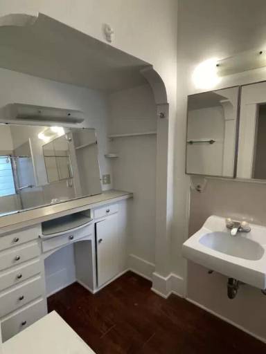 Main picture of 1209 E 1st St