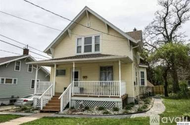 Main picture of 1860 Loras Blvd