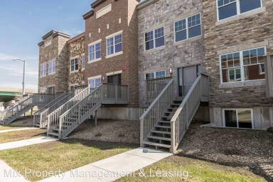 Main picture of 400 2nd St SW