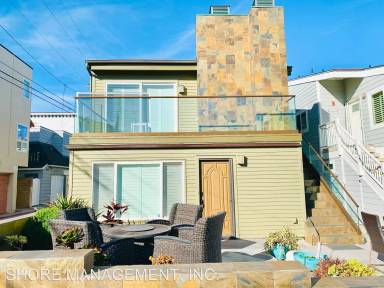 Main picture of 716 Niantic Ct