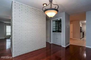 Main picture of 10407 Pagewood Dr
