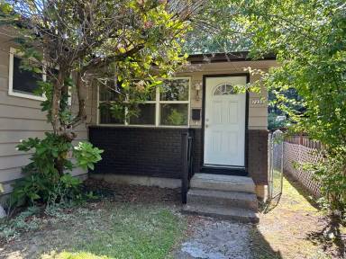 Main picture of 7232 N Greeley Ave