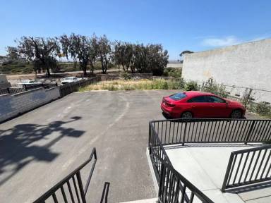 Main picture of 138 W San Ysidro Blvd