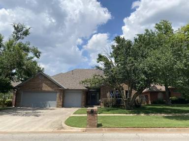 Main picture of 713 NW 143rd St