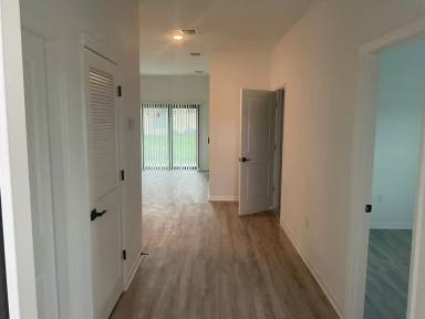 Main picture of 1050 Albert Ave