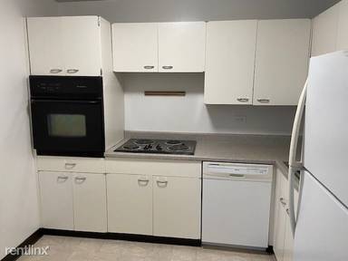 Main picture of 2626 N Lakeview Ave