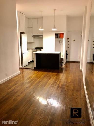 Main picture of 244 E 60th St