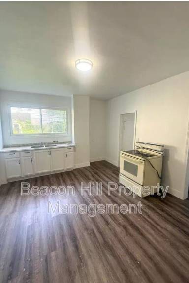 Main picture of 6514 Fullerton Ave