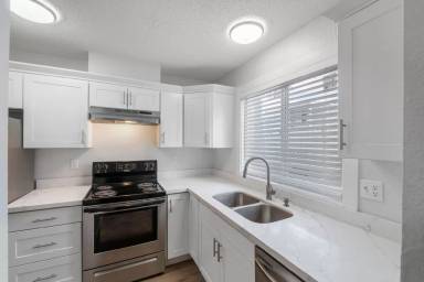 Main picture of 395 9th St NE