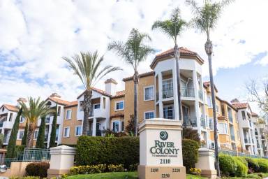Main picture of 2250 Camino de la Reina