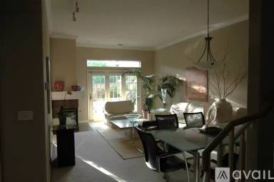 Main picture of 306 W Meadows Ln